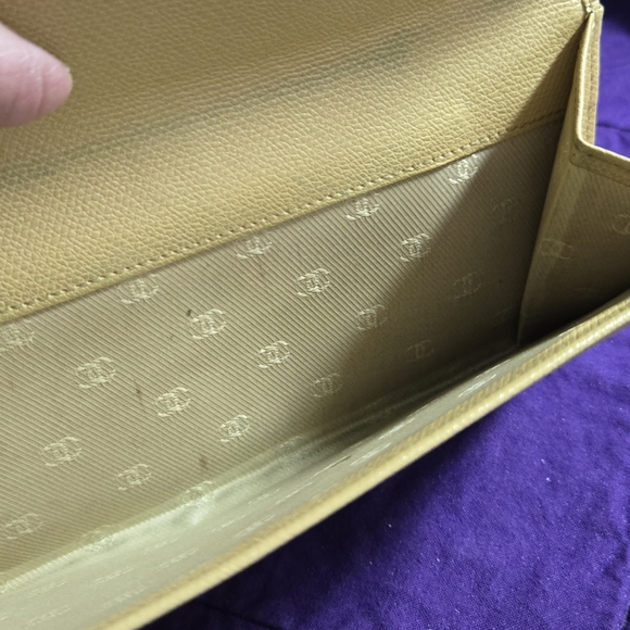 VINTAGE CHANEL LONG WALLET COCO BUTTON YELLOW LEATHER - Picture 4 of 13